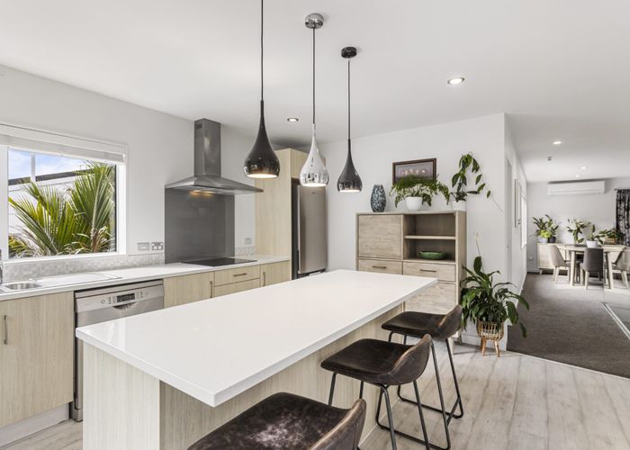  at 2D Zion Road, Birkenhead, North Shore City, Auckland