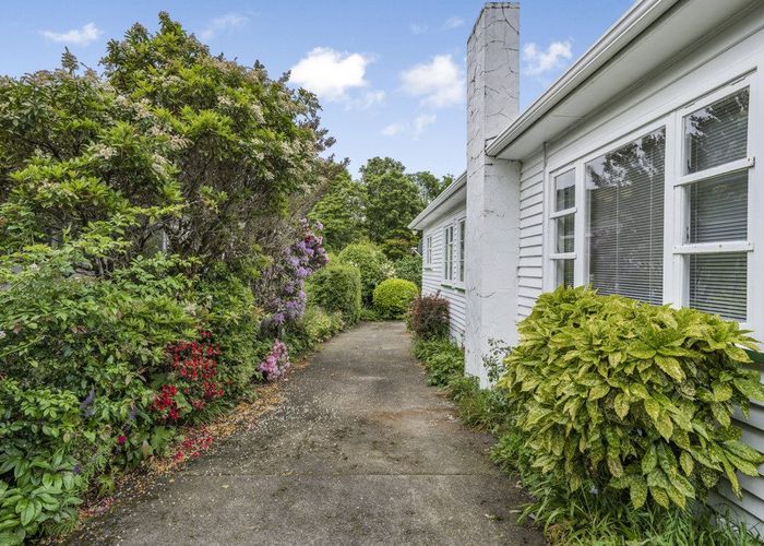  at 137 Hine Road, Wainuiomata, Lower Hutt
