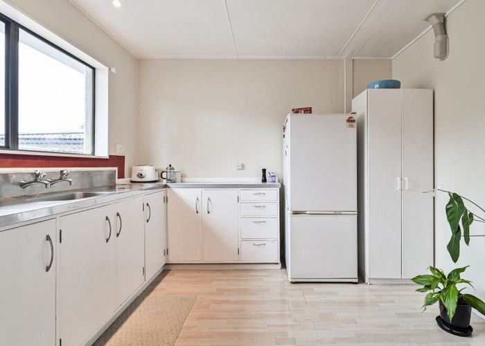  at 2/704 Charles Street, Raureka, Hastings