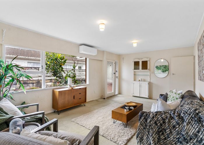  at 2/12 Keldale Place, Forrest Hill, North Shore City, Auckland