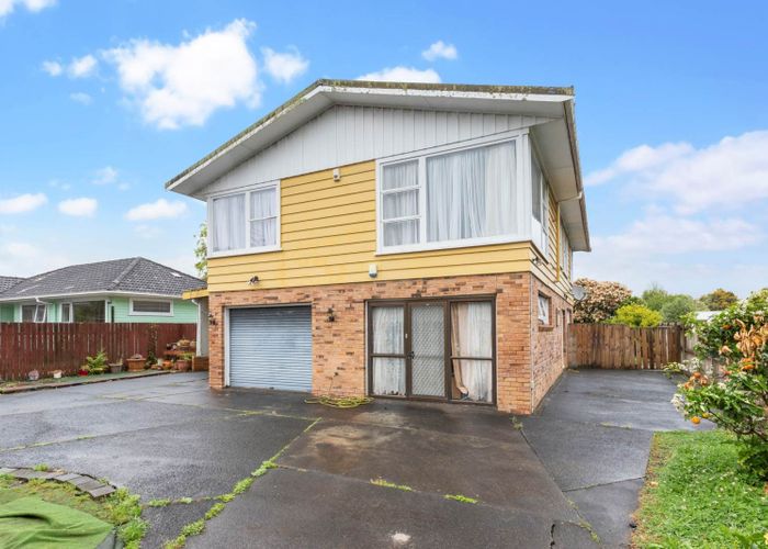  at 36 Te Kanawa Crescent, Henderson, Auckland