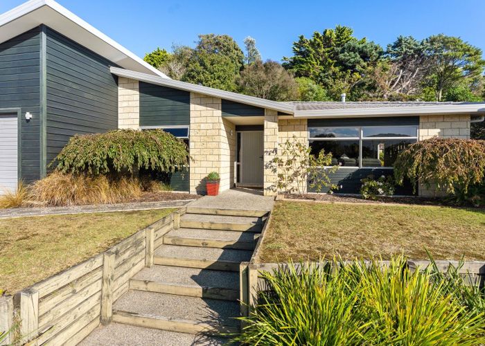  at 14 Leanne Way, Waikanae Beach, Kapiti Coast, Wellington