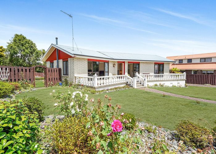  at 6 Titoki Place, Pukete, Hamilton