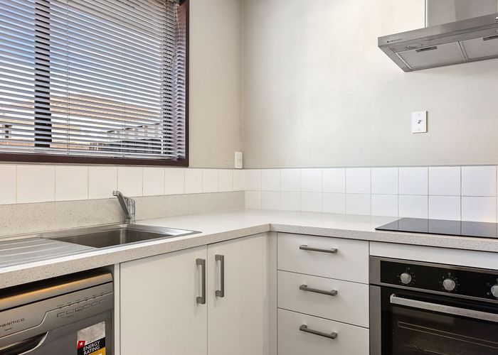 at 2/204 Grimseys Road, Redwood, Christchurch City, Canterbury