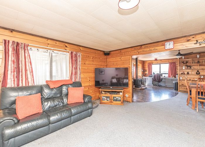  at 2 Buxton Road, Westmere, Whanganui
