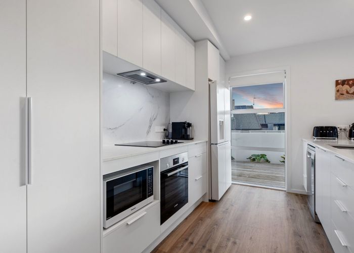  at 52 Golf Road, Mount Maunganui