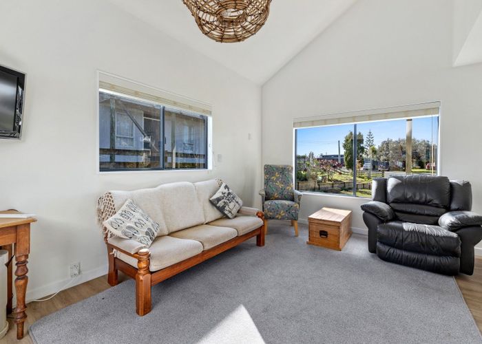  at 22 Pinedale Crescent, Riversdale Beach
