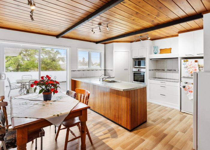  at 14 Paton Avenue, Te Atatu South, Auckland