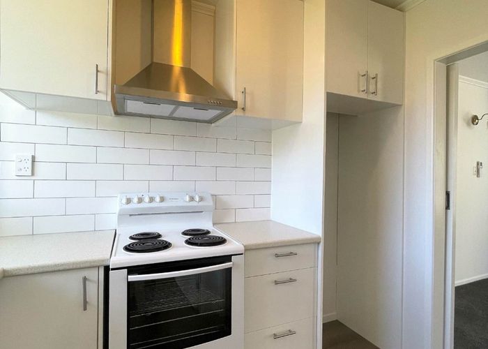  at 2/6 May Road, Mount Roskill, Auckland