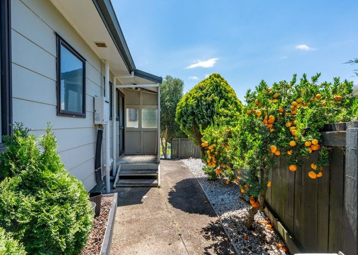  at 32 Lansdowne Crescent, Glenview, Hamilton, Waikato