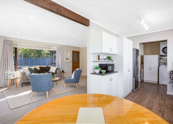  at 2/27 Tama Street, Alicetown, Lower Hutt