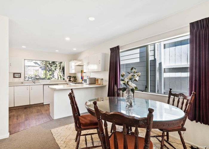  at 2/23 Ludlow Tce, Totara Vale, North Shore City