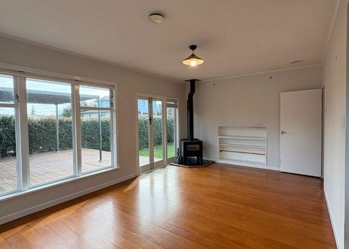  at 17B Brookfield Road, Te Atatu Peninsula, Waitakere City, Auckland