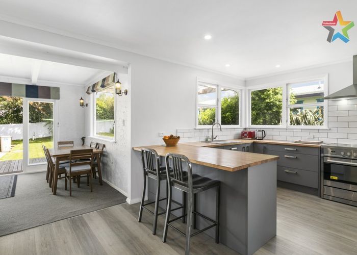  at 9 Cedar Street, Maungaraki, Lower Hutt