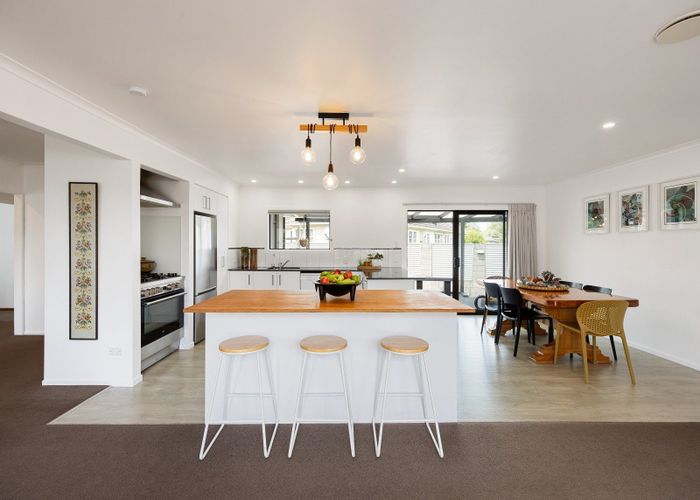  at 27 Churchill Avenue, Maeroa, Hamilton