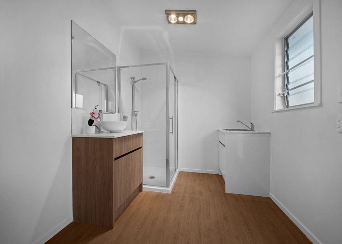  at 2/2 Dagenham Street, Manurewa, Manukau City, Auckland