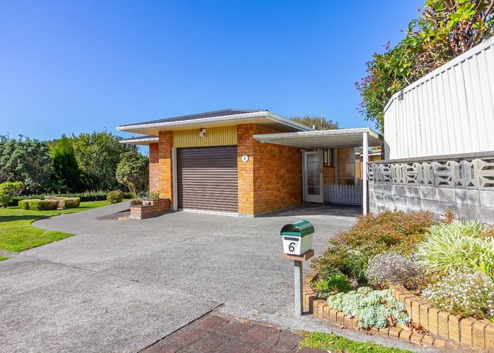  at 6 Leatham Avenue, Strandon, New Plymouth