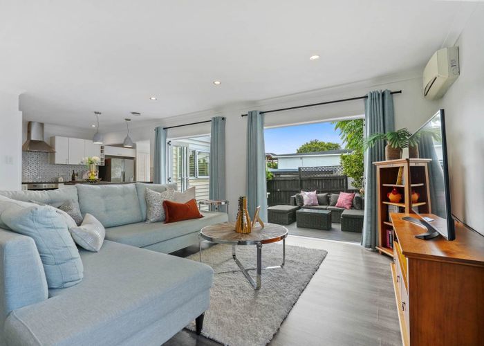  at 1/29 Gloria Avenue, Te Atatu Peninsula, Waitakere City, Auckland