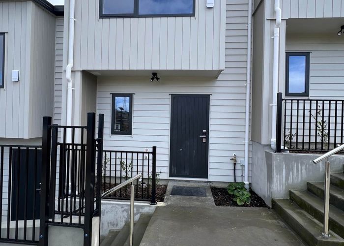  at 2/16 Reynella Drive, Massey, Waitakere City, Auckland