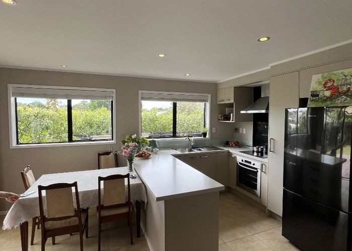  at 2/7 Anna Watson Road, Half Moon Bay, Manukau City, Auckland
