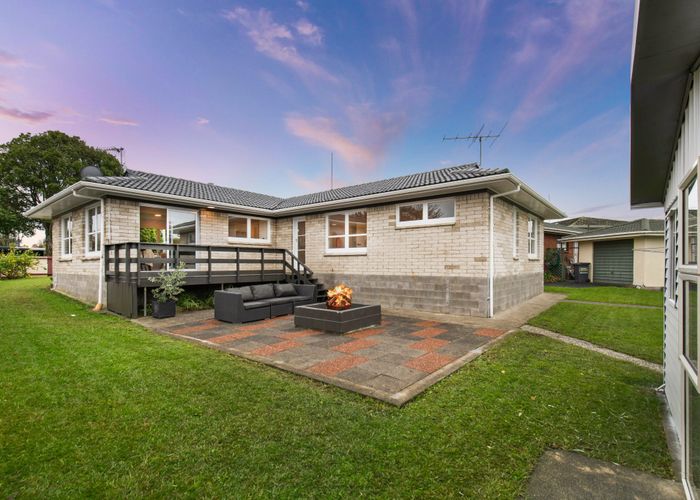  at 42 Ray Small Drive, Pahurehure, Papakura, Auckland