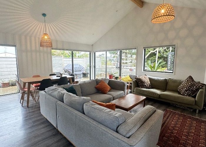  at 2/383  Bucklands Beach Road, Bucklands Beach, Manukau City, Auckland
