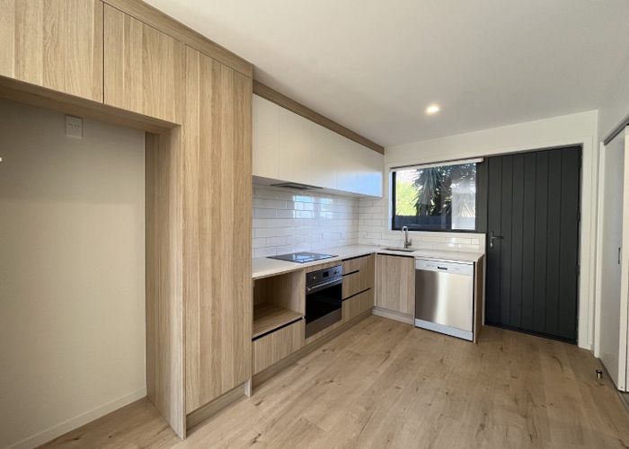  at 4/157 Beach Haven Road, Beach Haven, Auckland