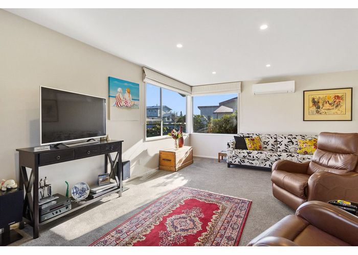  at 6 Oak Place, Gleniti, Timaru