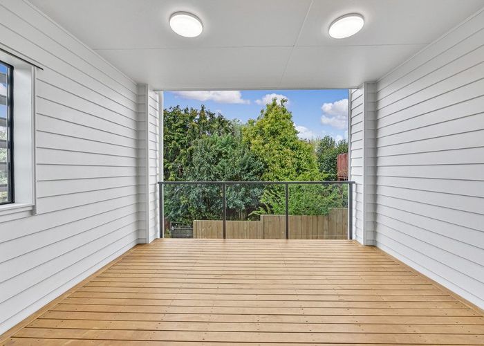  at 2/163 Edmonton Road, Te Atatu South, Waitakere City, Auckland