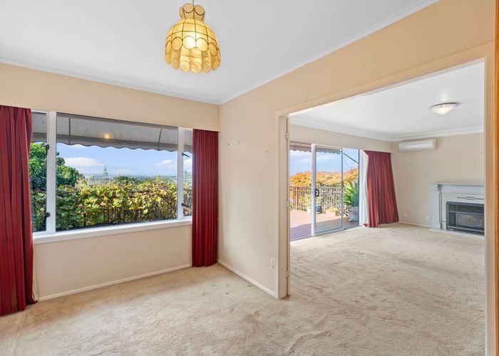  at 4 Viking Avenue, Hillsborough, Auckland