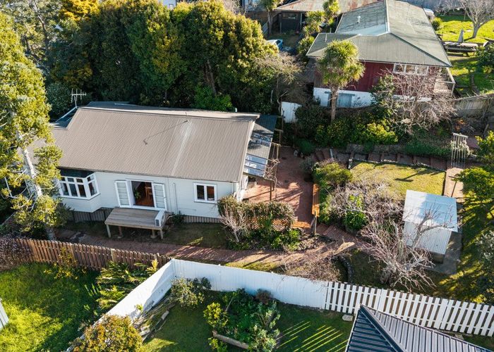  at 18 Dundale Avenue, Blockhouse Bay, Auckland City, Auckland