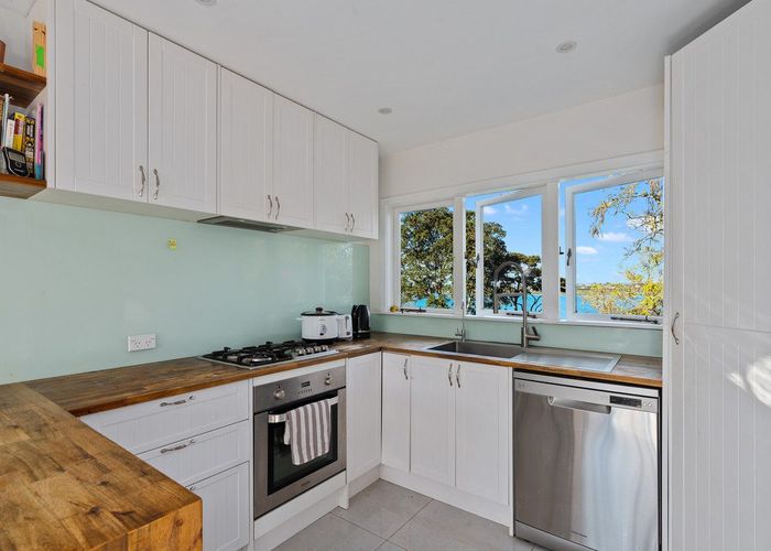  at The Cottage/49a Chatham Avenue, Paremoremo, North Shore City, Auckland