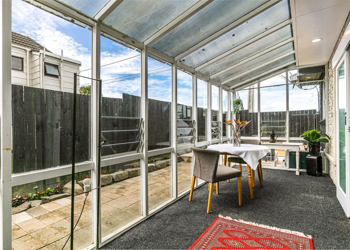  at 1/132 Onewa Road, Northcote, Auckland
