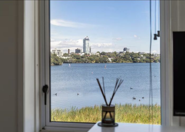  at 1/38 Kitchener Rd, Milford, North Shore City, Auckland