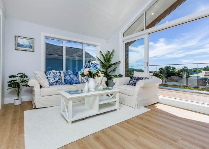  at 7B Garadice Road, Rothesay Bay, North Shore City, Auckland