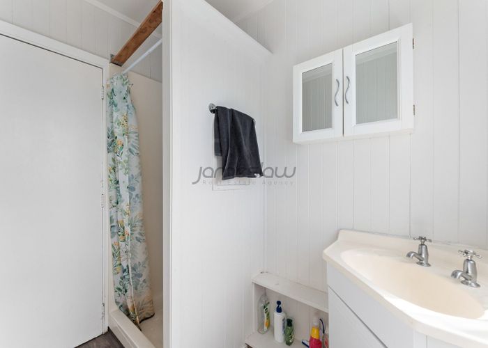  at 44 Chippendale Crescent, Birkdale, North Shore City, Auckland