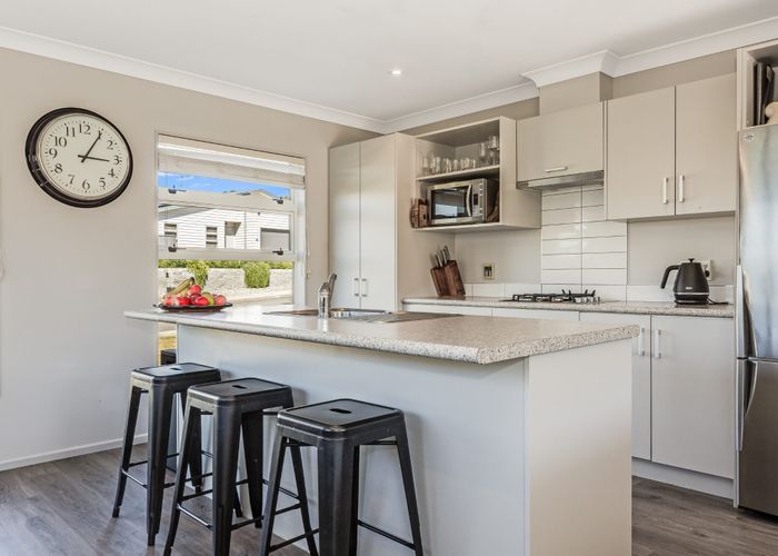  at 6 Spritsail Place, Whitby, Porirua