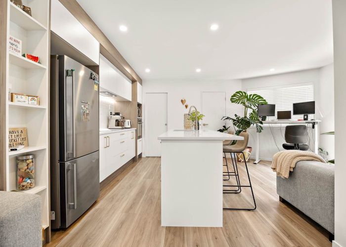  at 6E Taratoa Street, Point England, Auckland