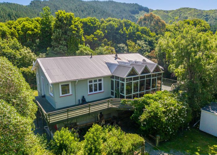  at 1100B Coast Road, Wainuiomata Coast, Lower Hutt