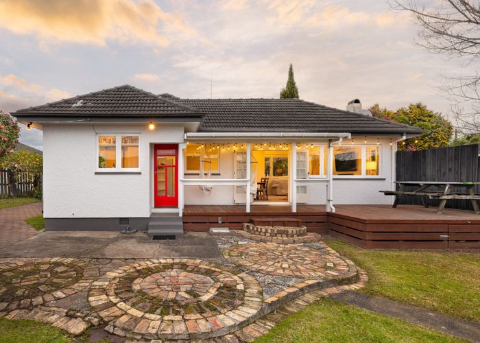  at 26 Forest Lake Road, Forest Lake, Hamilton, Waikato