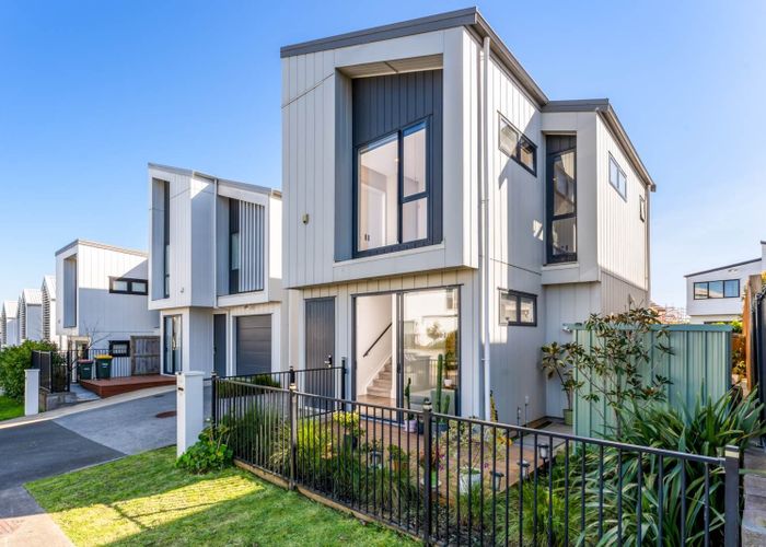  at 16 Whakanoho Road, Westgate, Auckland