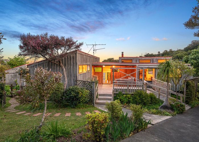  at 17 Tahatai Road, Oneroa, Waiheke Island