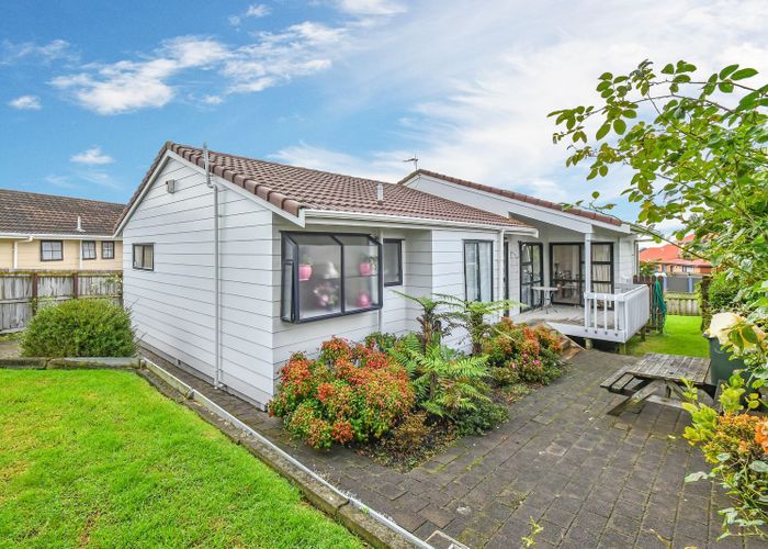  at 4 Greenstone Place, Clover Park, Auckland