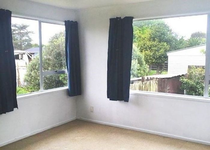  at 402 Roscommon Road, Clendon Park, Manukau City, Auckland