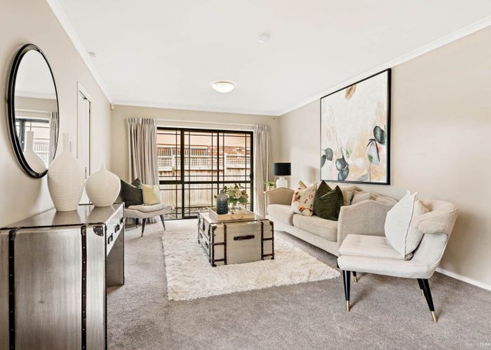  at 6 Syracuse Place, Albany, Auckland