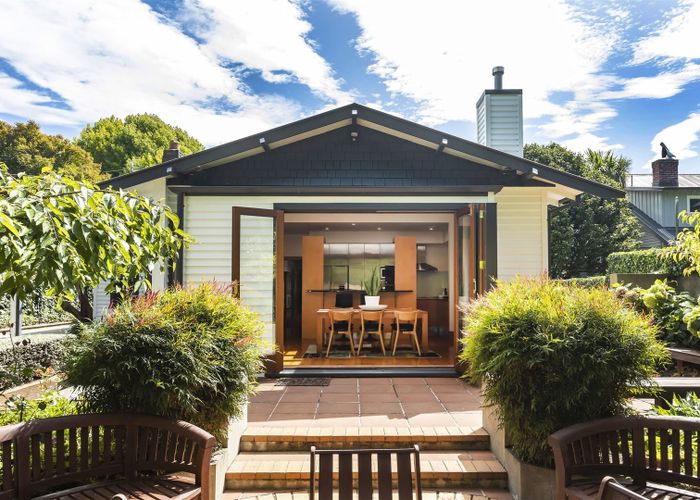  at 83 St Andrews Square, Strowan, Christchurch
