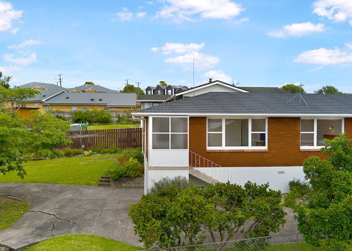  at Flat 2/7 Windermere Crescent, Blockhouse Bay, Auckland City, Auckland