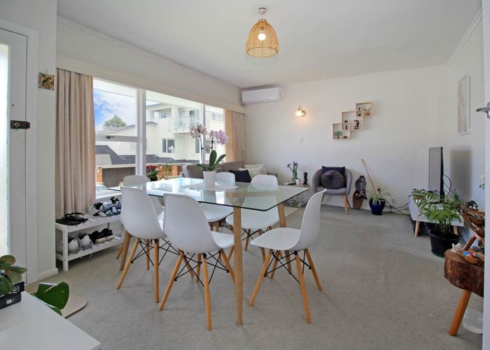  at 2/27 Walter Street, Hauraki, North Shore City, Auckland