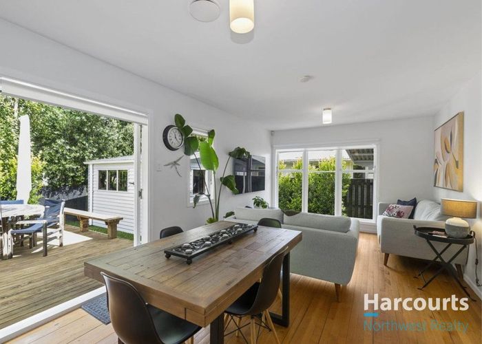  at 2/92 Kervil Avenue, Te Atatu Peninsula, Waitakere City, Auckland