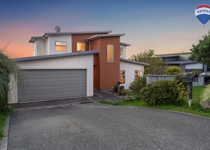 at 137 Endeavour Drive, Whitby, Porirua, Wellington